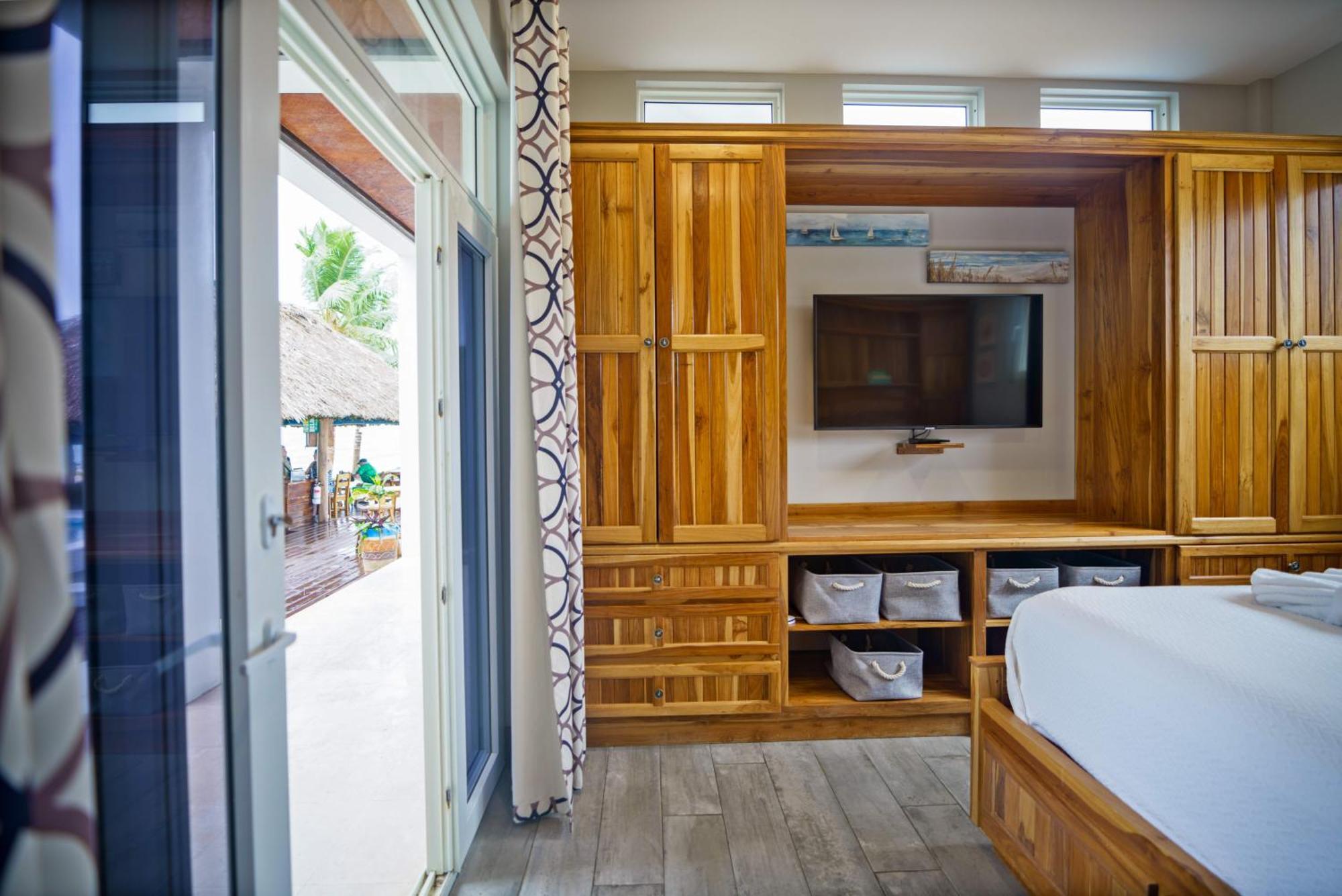 Ocean Breeze Hotell Placencia Exteriör bild